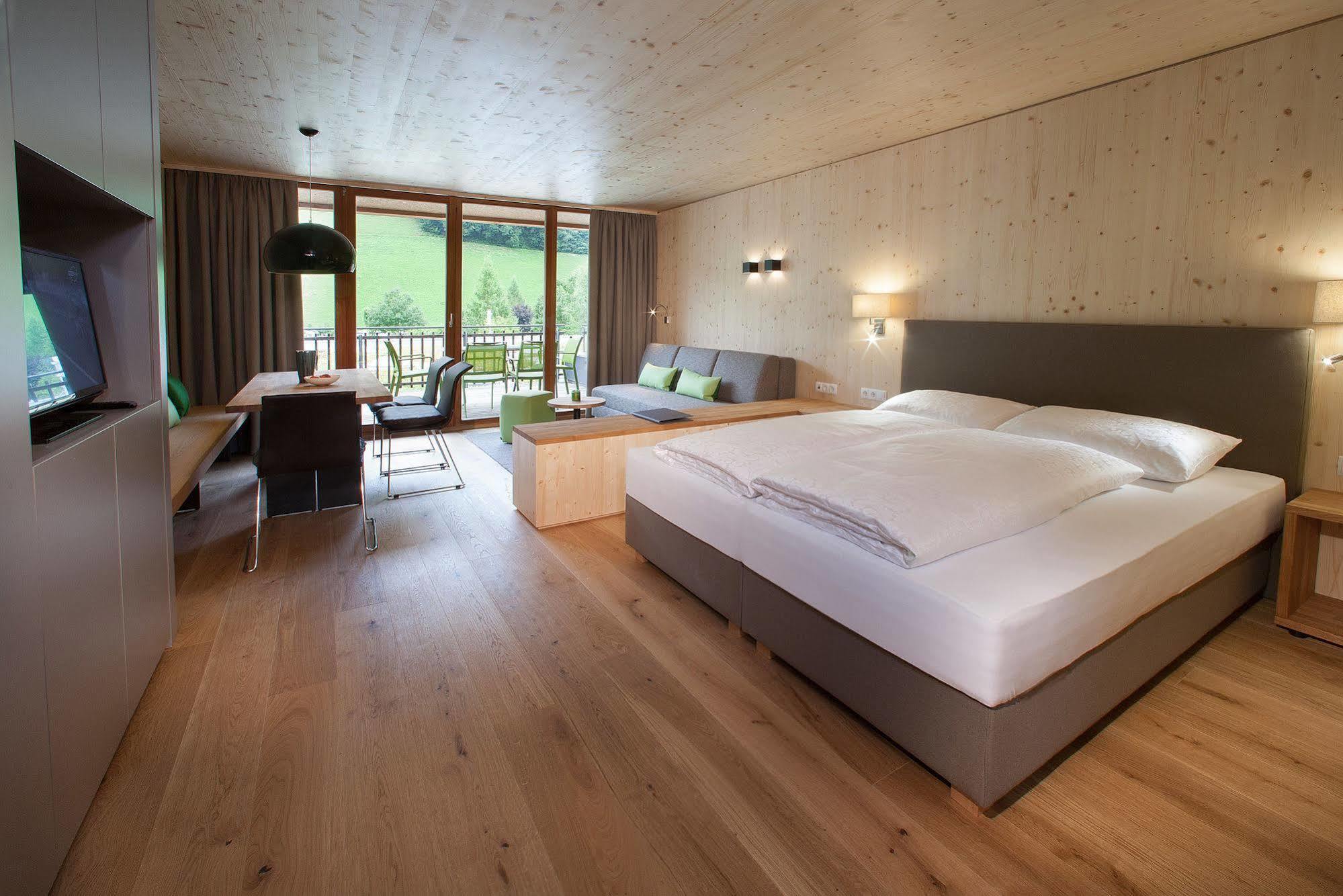 Natuerlich Hell. Aparthotel & Camping Fügen Kültér fotó